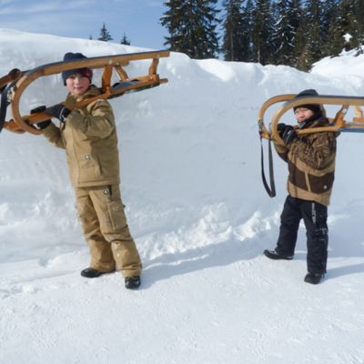 Wald Huette Schnee Familie Tirol 9